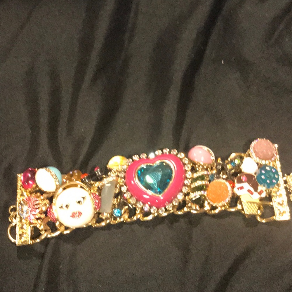 Beautiful bracelet 💕💕💜